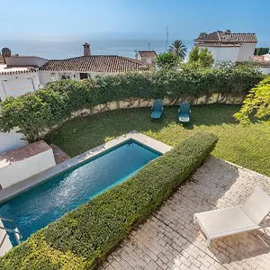 Martinez Villa